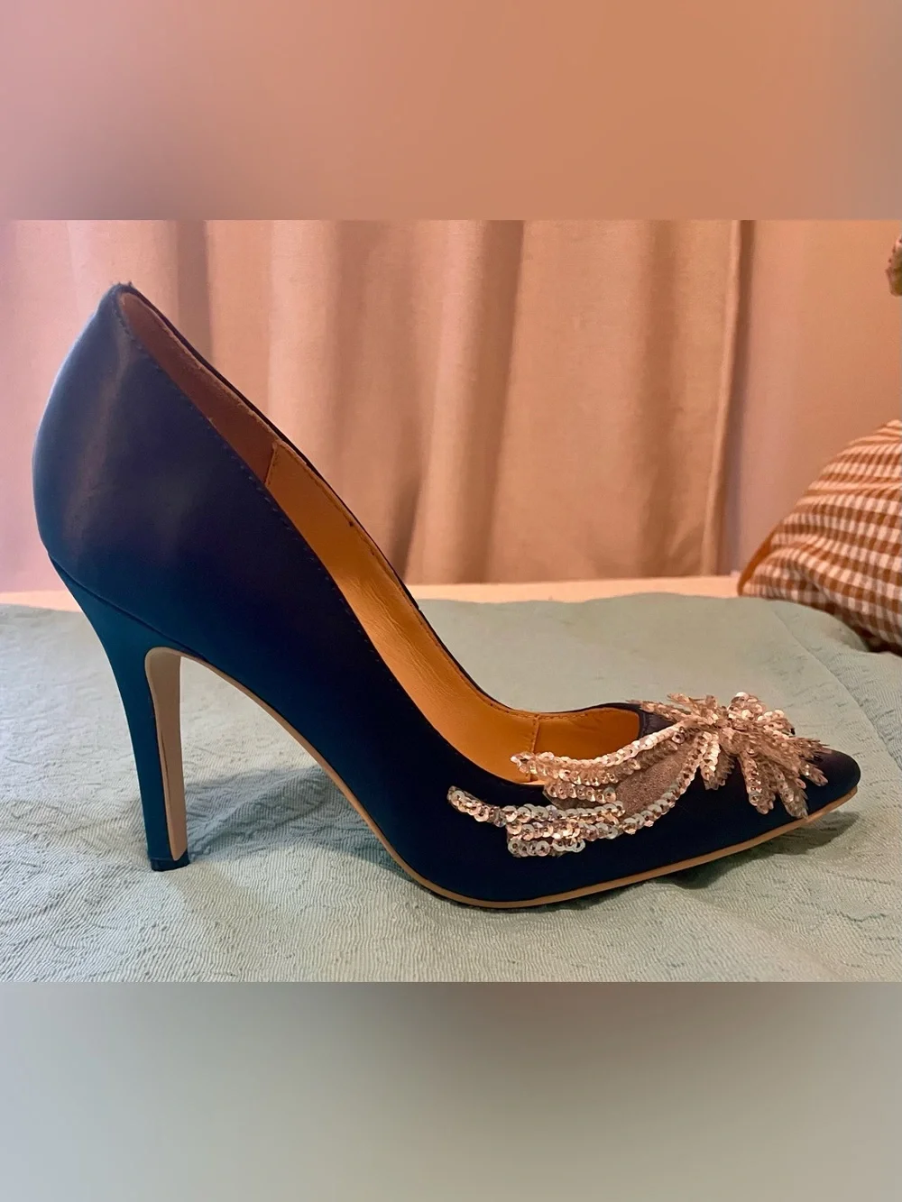Manolo Blahnik Navy Satin Embellished Swan Pumps Size 6 - Picture 10 of 16